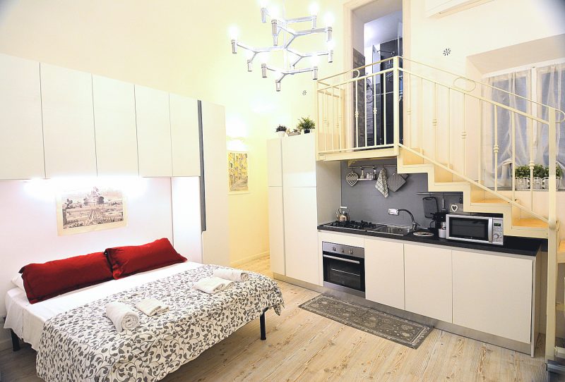 Comfort, style, and convenience make the Tiber Apartment ideal for 2 persons in Rome's old city.