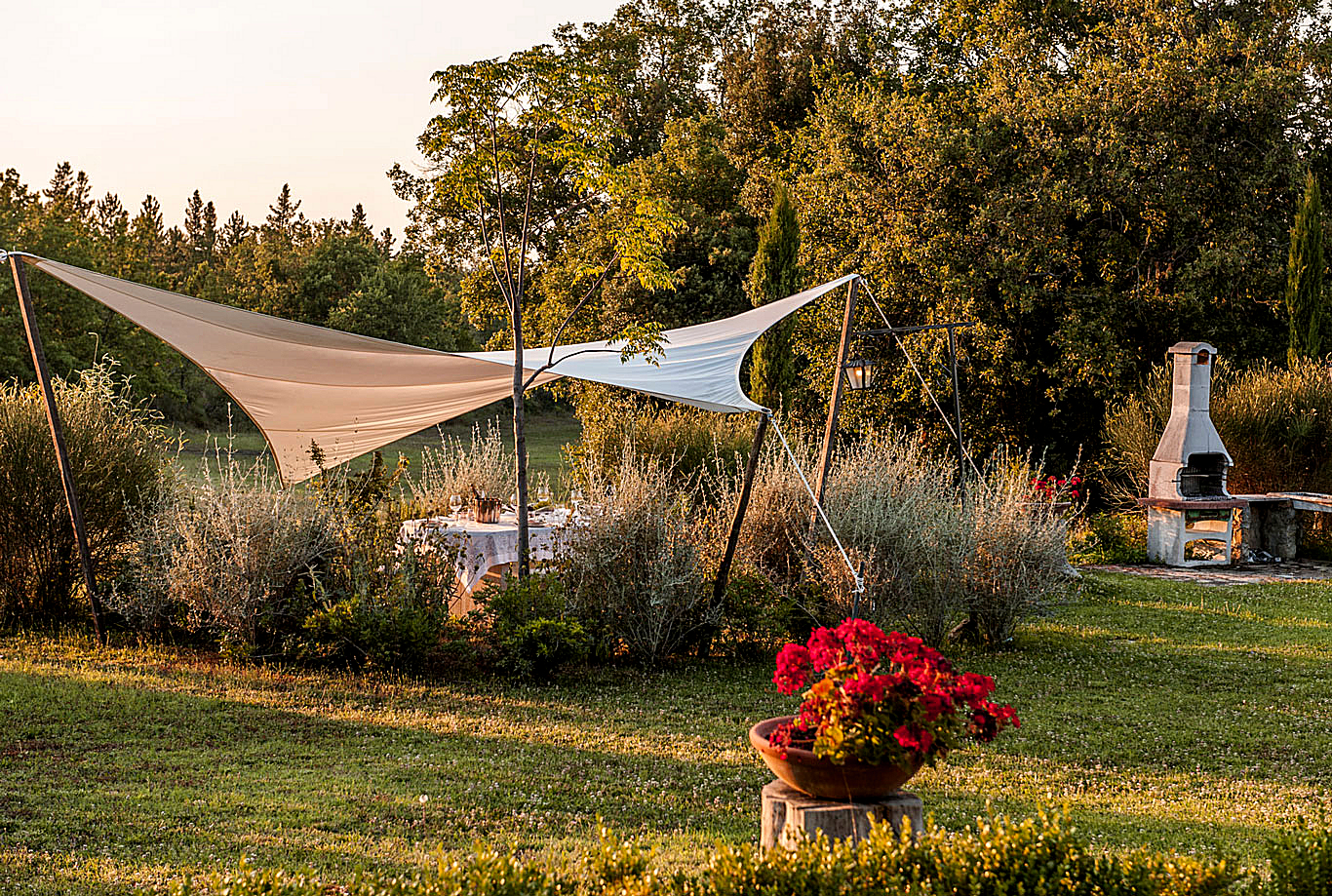 Secluded outdoor dining in the garden