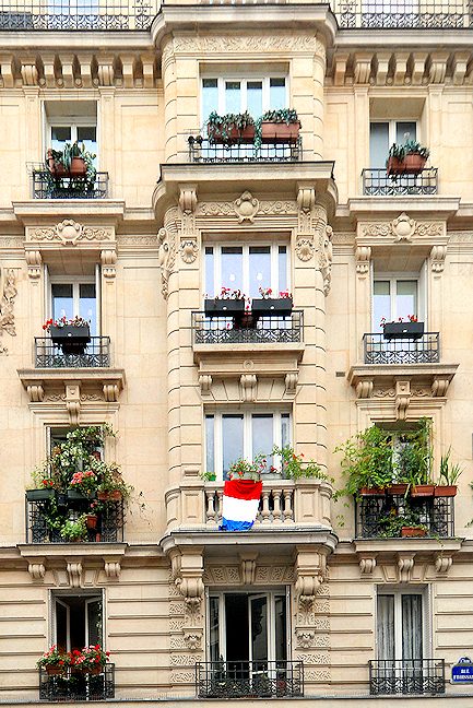 The Marais section of Paris is mostly in the 3rd District.