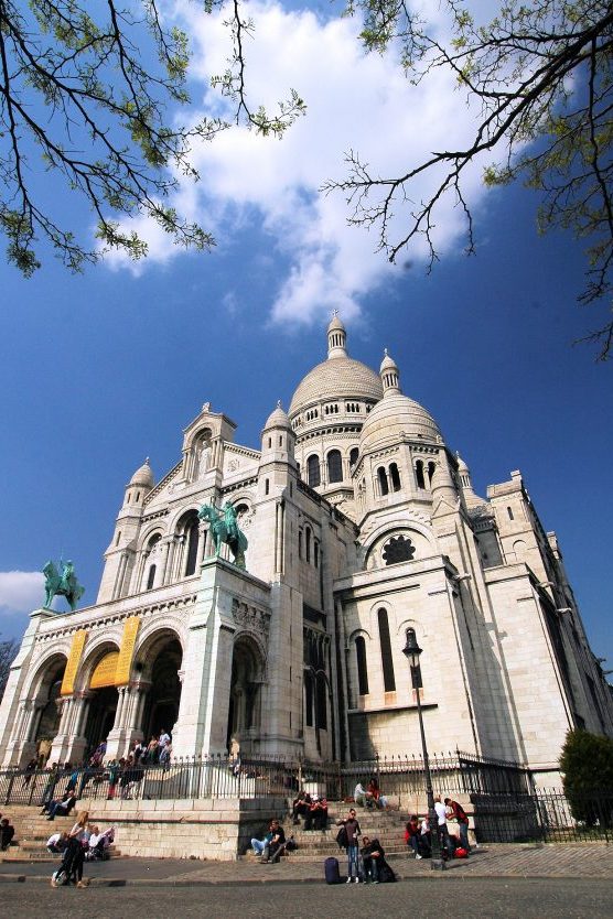Sacré Cœur is the 2nd most visited Parisian landmark and contemporary with the 1st: the Eiffel Tower.