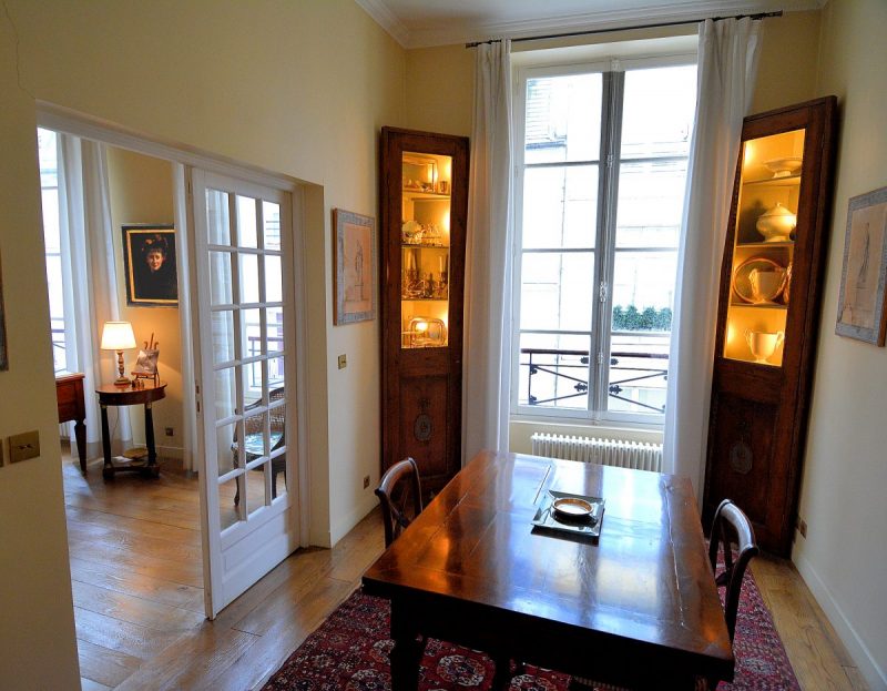 The Place des Galeries apartment provides lots of usable, quality space.