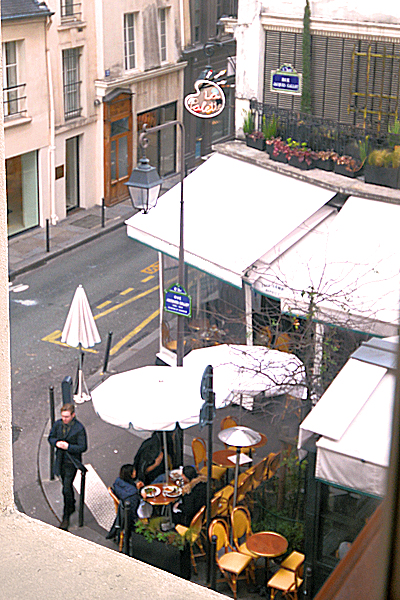 The Place des Galeries apartment is in a building on a street lined with shops, cafes, and a large number of galleries.