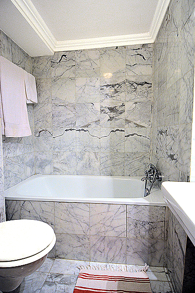 The master bedroom comes with a bathroom en suite.