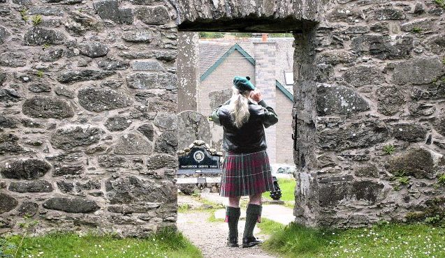 Rob Roy's defiant epitaph draws loyal Highlanders to Balquhidder Kirk.
