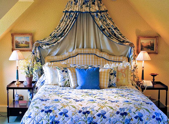 Centre Cottage — Double Bedroom