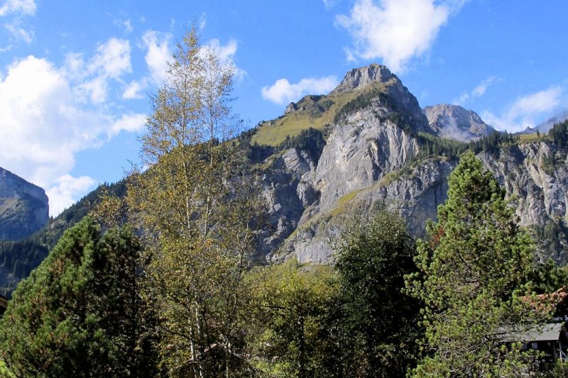 Chalet Balmhorn - 1-bedroom 2nd floor apartment - Balcony view SW with Gross Loner