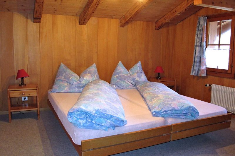 Chalet Balmhorn - 3-bedroom, 3rd floor apartment - twin bedroom