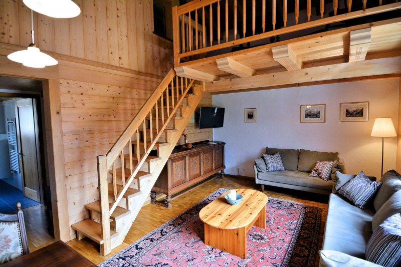 Chalet Balmhorn - Large Apt - Living room with Loft Stairs