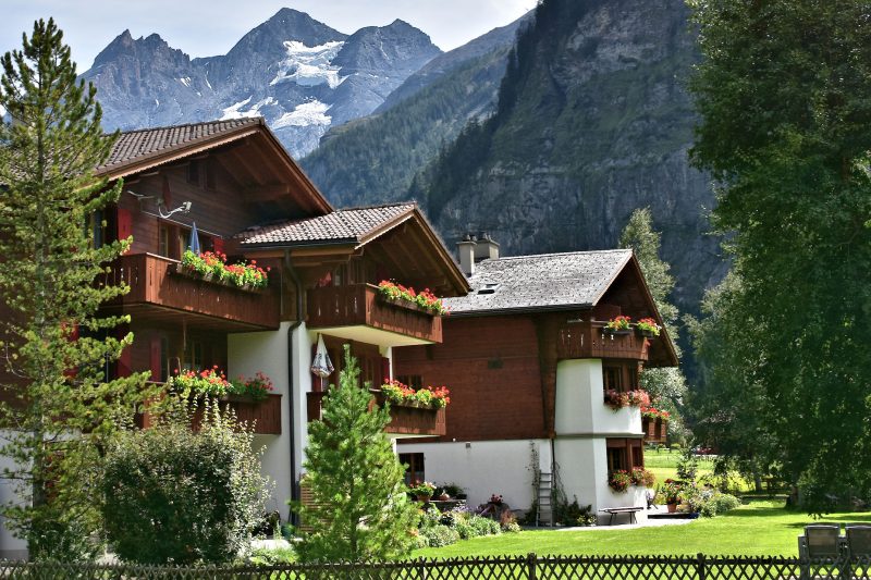 Chalet Balmhorn and Chalet Altels with Blüemlisalp