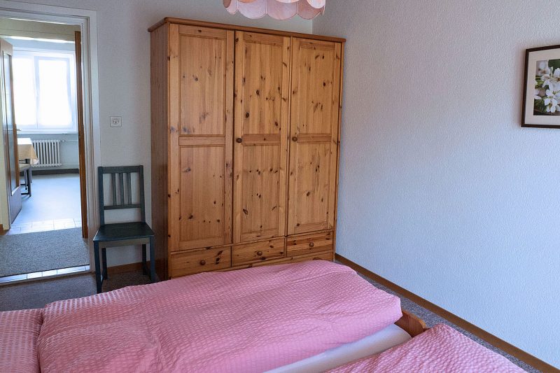Chalet Doldenhorn - twin bedroom 2
