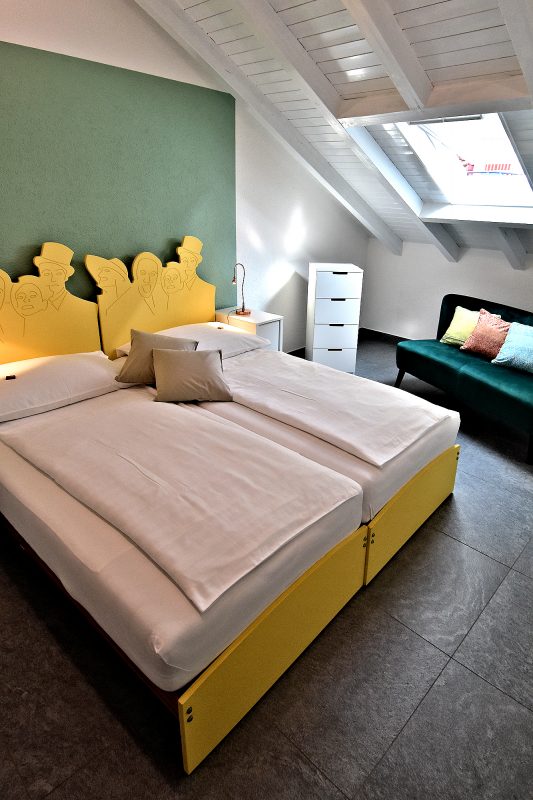 Città Vecchia Apartments - Twin Bedroom 3rd floor with skylight.