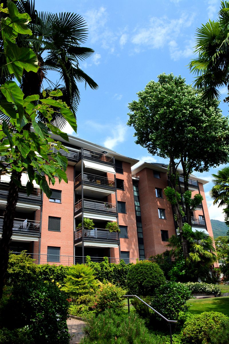 Muralto Park Apartment - building exterior.