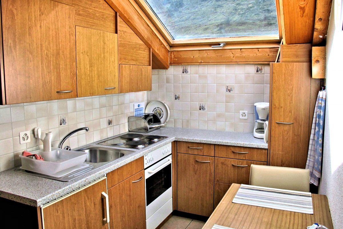 Chalet Barbara — Eat-in Kitchen with skylight.