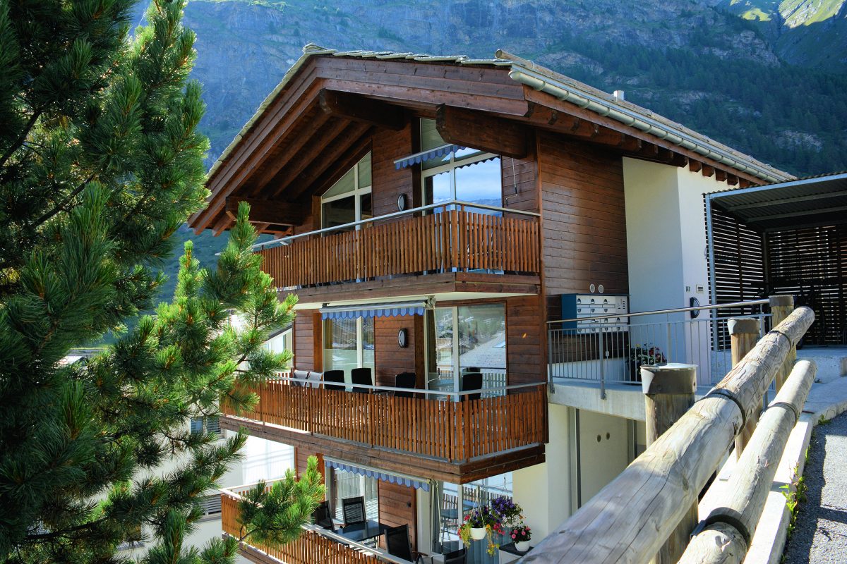 Highview Apt — Exterior with balcony and entry level.