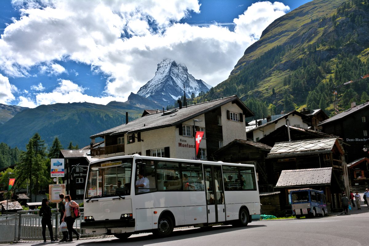 Electric local bus at zum Steg bridge stop en route to the Klein Matterhorn valley station.