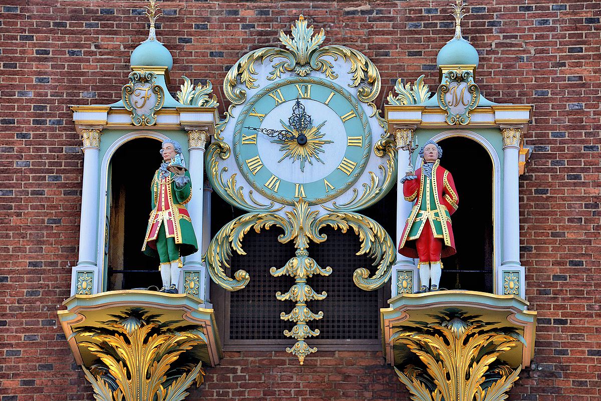 Fortnum & Mason's ornate outdoor mechanical clock on Piccadilly puts on a show every 15 minutes.