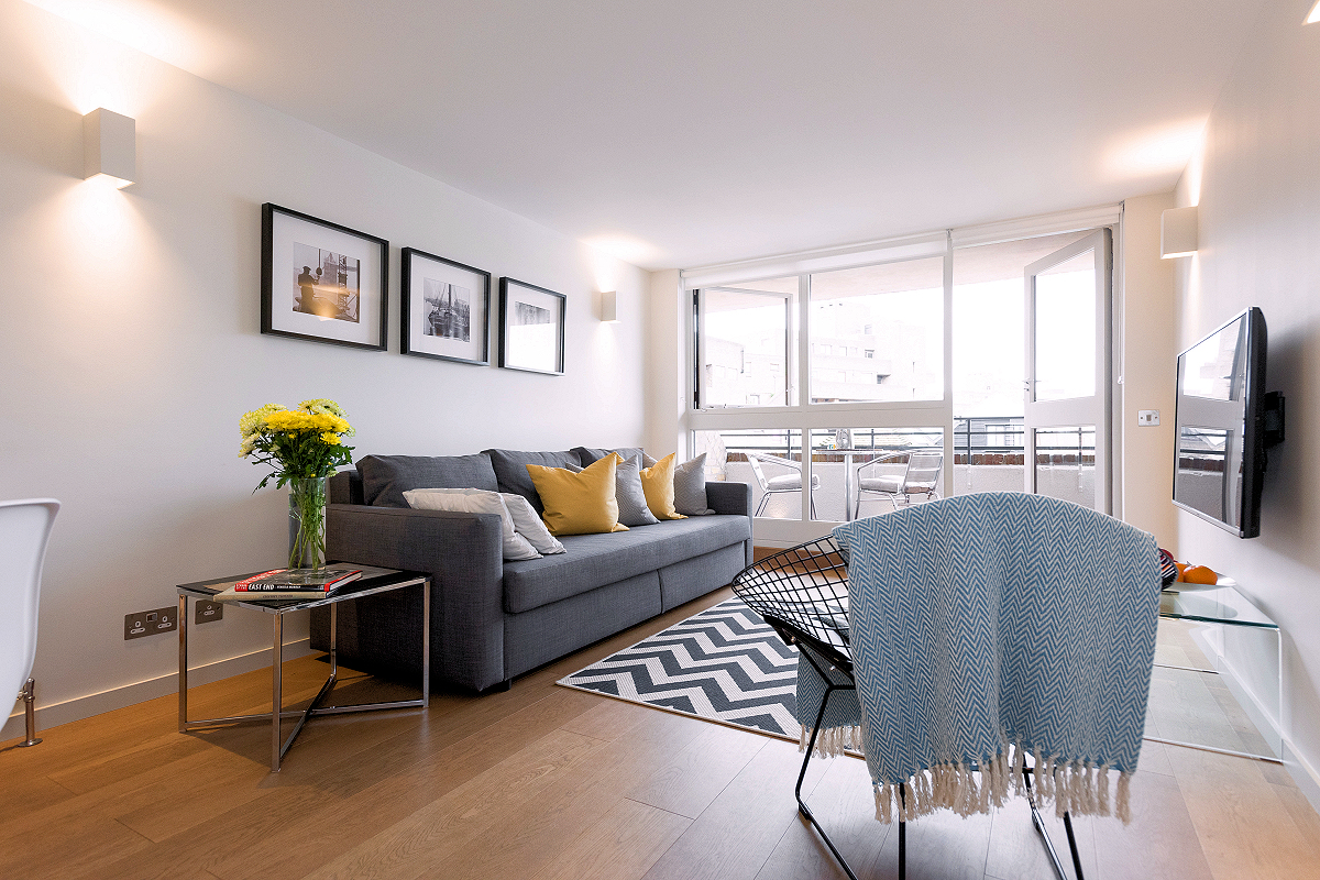 Queen Mary I Apartment - Living Room and Balcony.