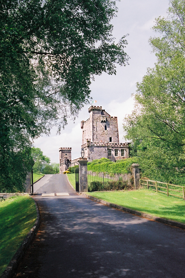 Co. Clare: Knappogue Castle near Quin.