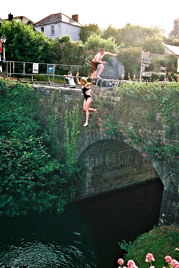 Kids jumping off Killaloe bridge.