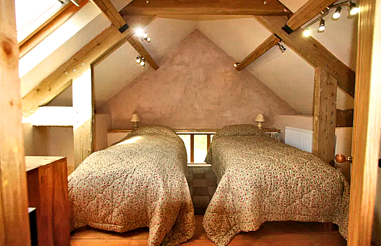 West Devon Farm Cottage 2: twin bedroom under the eaves. Photo courtesy the owners.