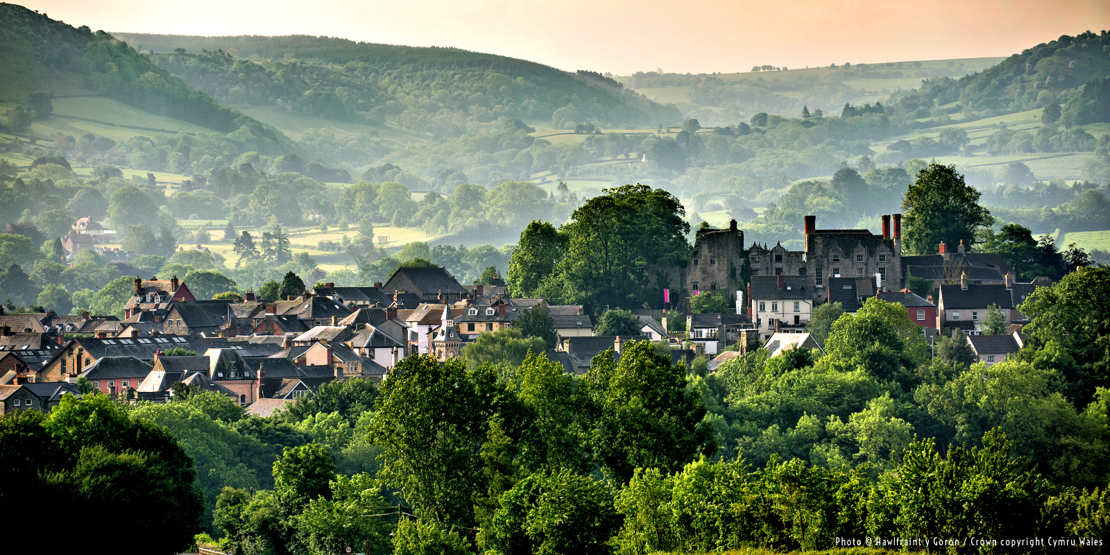 Hay-on-Wye, Mid-Wales. The sleepy town comes alive each May/June for the Hay Festival. Photo © Hawlfraint y Goron / Crown copyright Cymru Wales. Hay-on-Wye, Mid-Wales. The sleepy town comes alive each May/June for the Hay Festival. Photo © Hawlfraint y Goron / Crown copyright Cymru Wales.