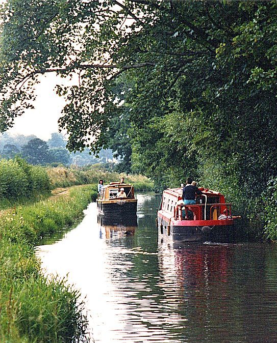 Mid-Wales: Monmouthshire & Brecon Canal. Photo © Home At First. Mid-Wales: Monmouthshire & Brecon Canal. Photo © Home At First.