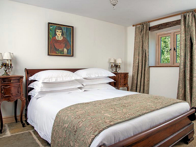 Wye River Farm Cottage Lower Apartment: king bedroom. Photo courtesy the owners. Wye River Farm Cottage Lower Apartment: king bedroom. Photo courtesy the owners.