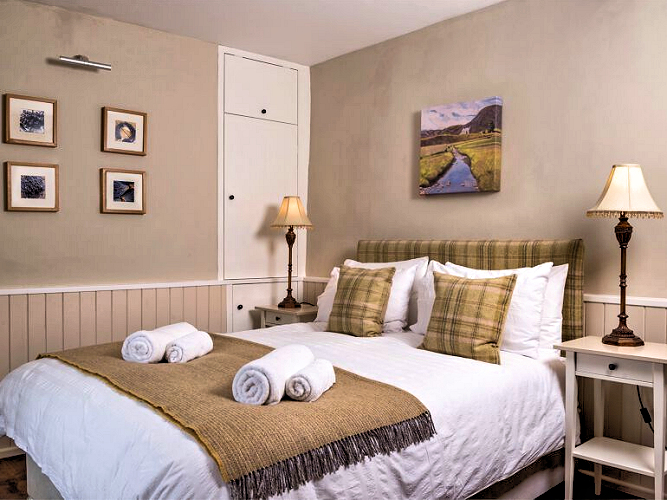 Usk Valley Townhouse — double bedroom. Photo courtesy the owners. Usk Valley Townhouse — double bedroom. Photo courtesy the owners.