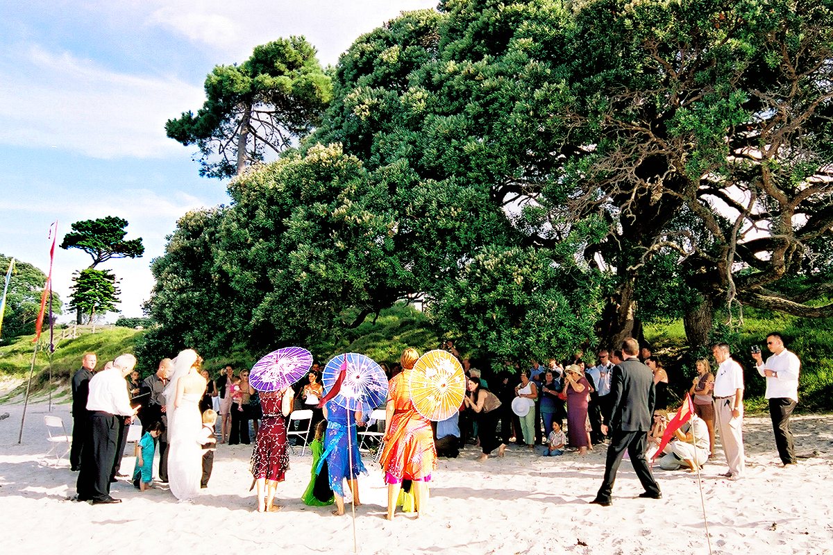 Coromandel: beach wedding near Cathedral Cove. Photo © Home At First.