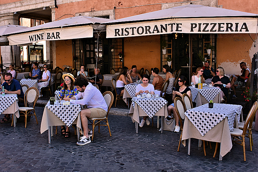 Rome: Café Society - 1007212573 - 900x600 72dpi - Photo © Home At First.