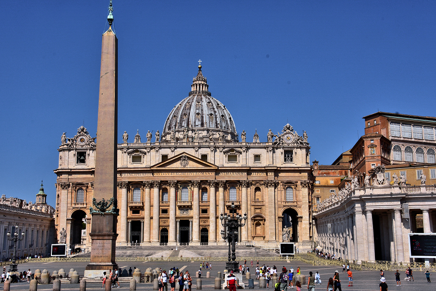 St Peter's Square & Basilica with Vaticano Obelisk. Photo © Home At First.