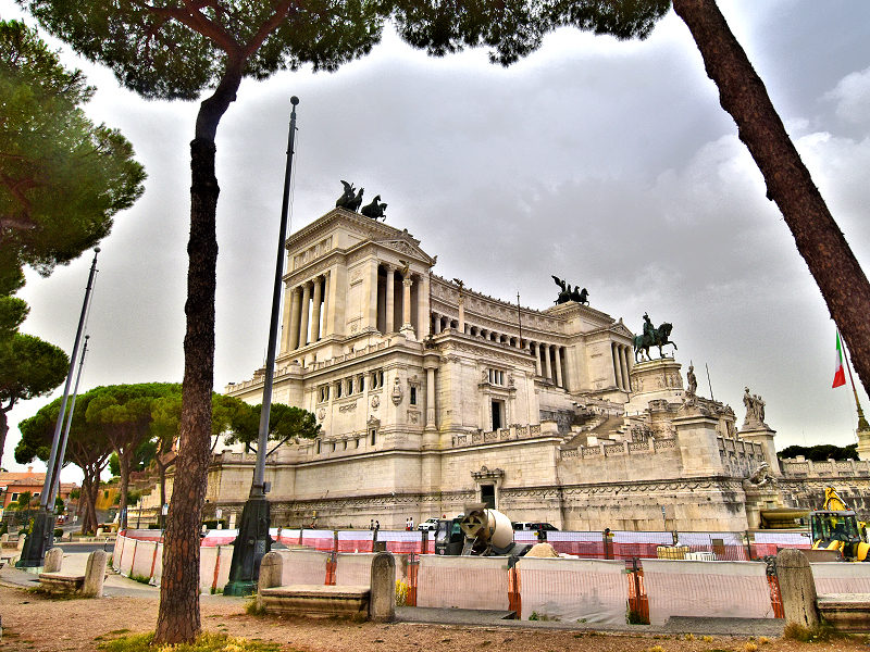 Rome's Victor Emmanuel II Monument: neo-classical monument to the Italian nation. Photo © Home At First.