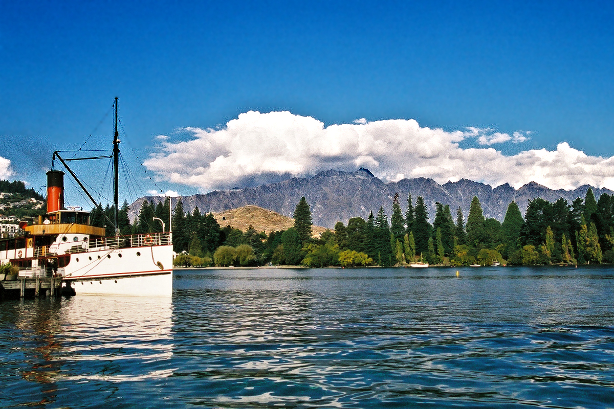 South Island: Queenstown - TSS Earnslaw on Lake Wakatipu. Photo © Home At First.