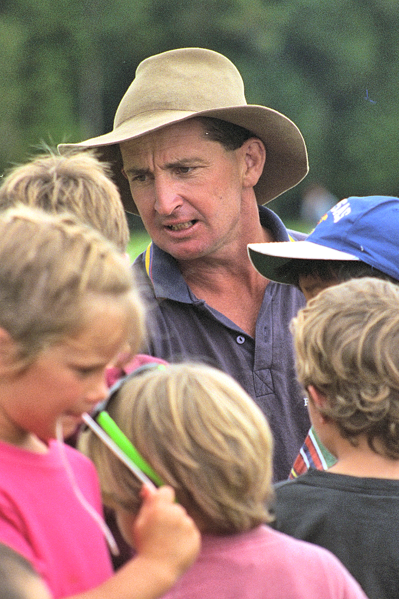 NZ: Kiwi with Kids. Photo © Home At First.