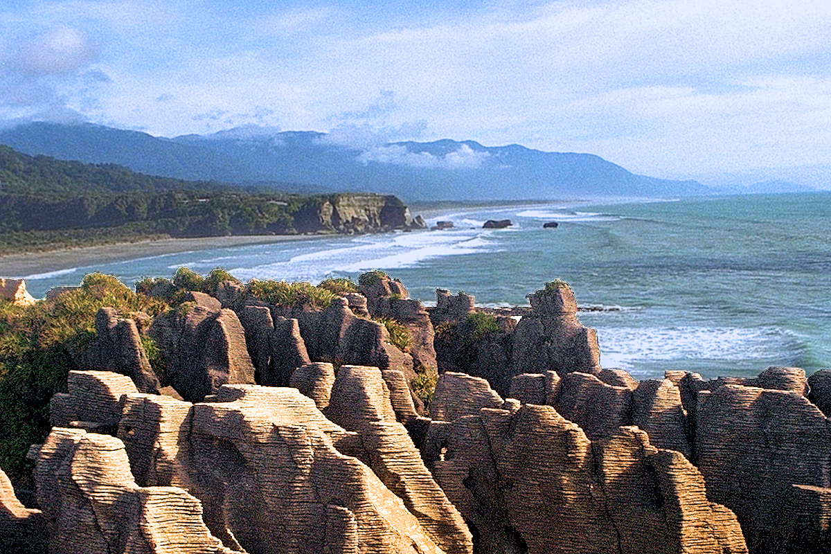 South Island: Paparoa NP - Punakaiki - Pancake Rocks. Photo © Home At First.