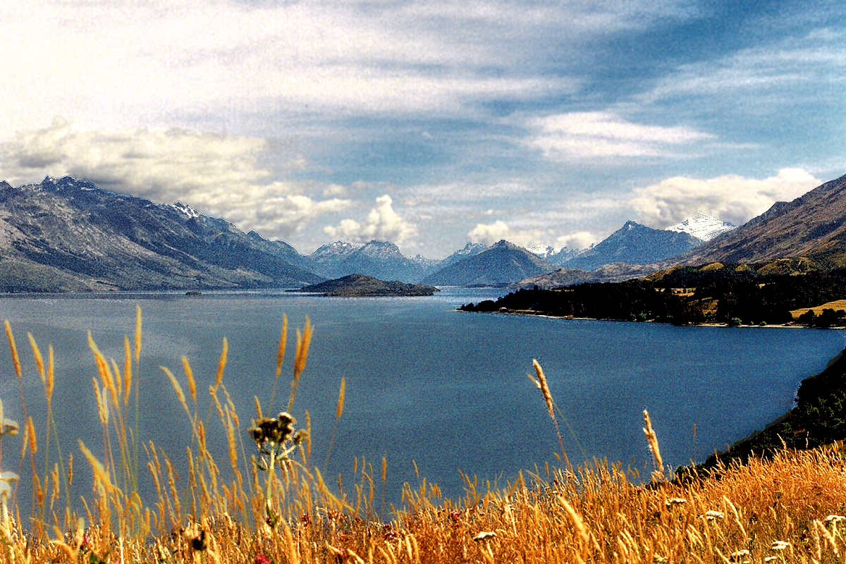 Queenstown Region: Lake Wakatipu from Bennett's Point. Photo © Home At First.