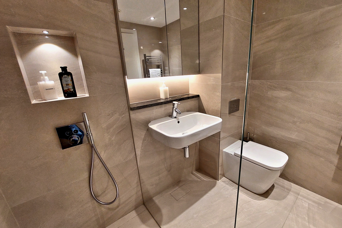 London: Tower Hamlets, Whitechapel — Jack the Ripper Apt. - Bathroom with shower. Photo © Home At First.