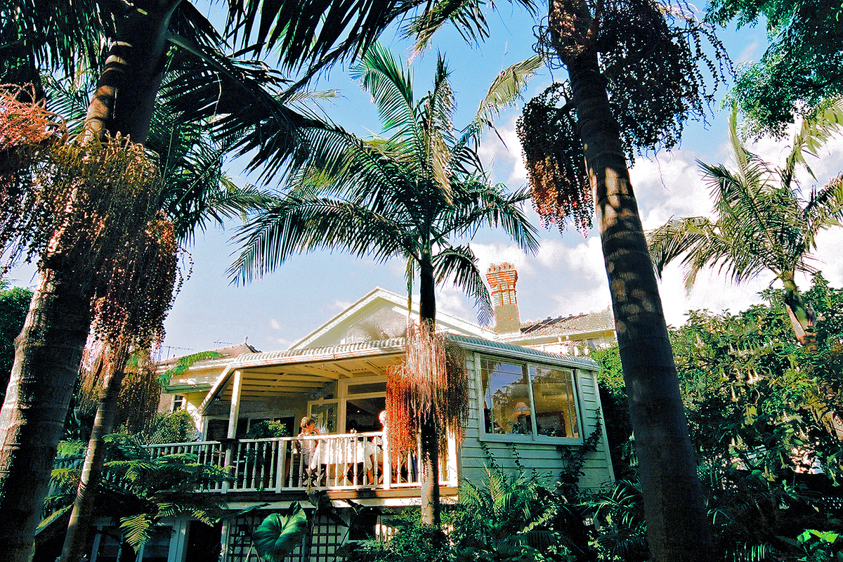 Auckland: boutique Inn, Devonport. Photo © Home At First, creators of Independent Fly/Drive New Zealand Travel.