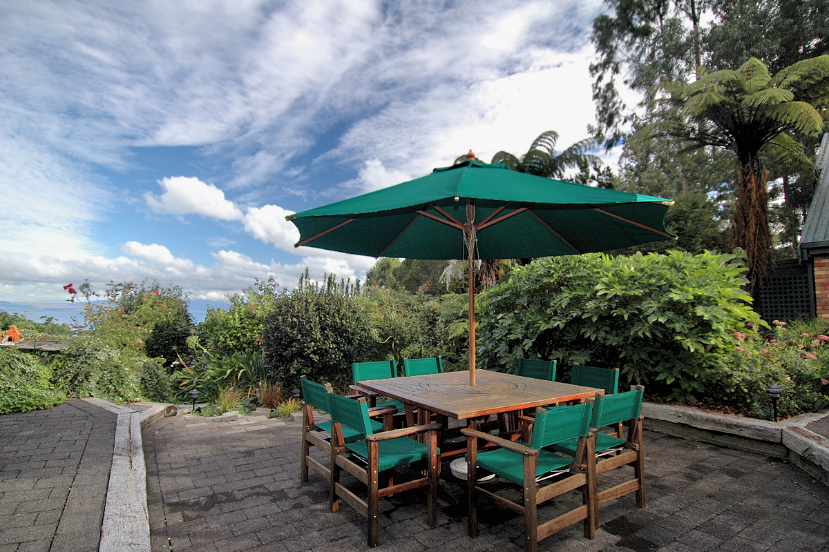 Rainbow Lodge: furnished terrace. Photo © Home At First.