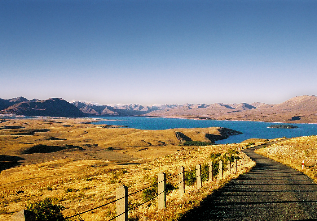 Mackenzie Country - metal road nearing Lake Tekapo. Photo © Home At First.
