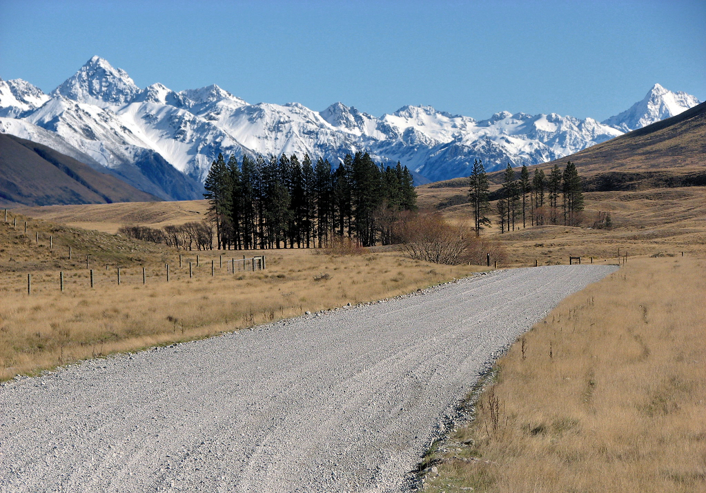 Mackenzie Country - the Lord of the Rings road. Photo southcanterburynz.