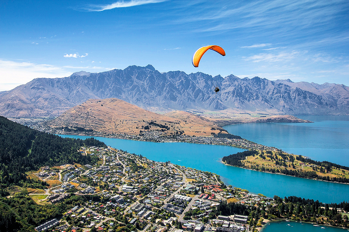 Queenstown - Paragliding-from-Bobs-Peak (6) - Photo QueenstownNZ.co.nz