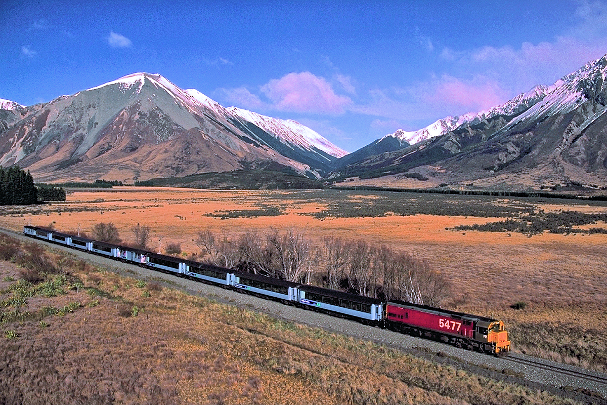 East Coast: Christchurch - Canterbury - Tranzalpine excursion train. Photo NZ Tourism.