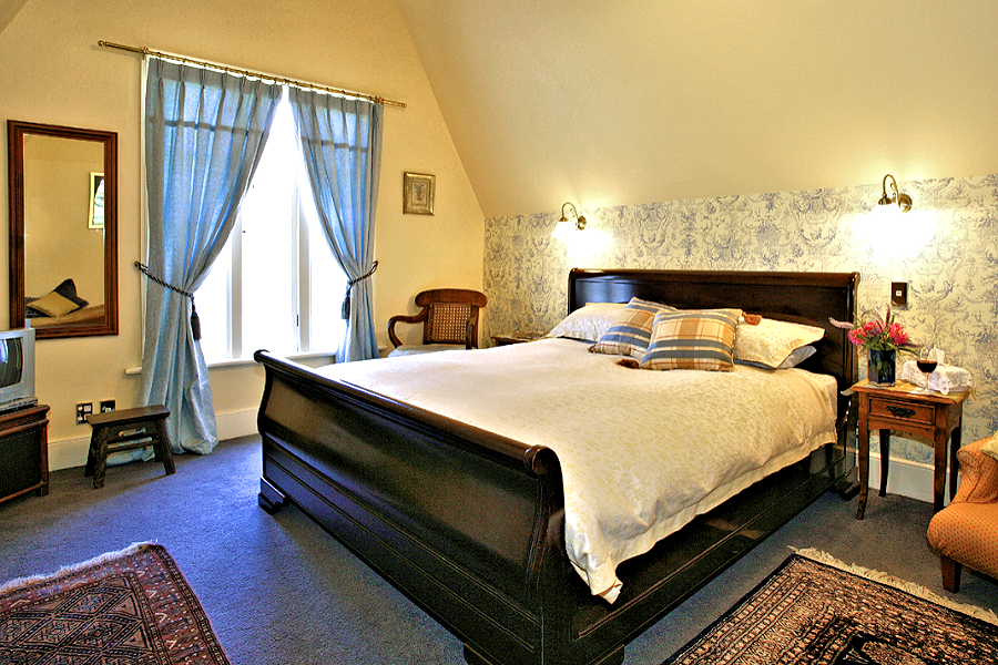 Nelson: Victorian Inn - King bedroom 1. Photo courtesy the owners.