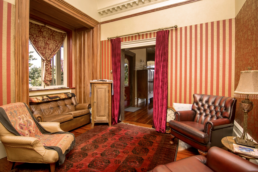 Nelson: Victorian Inn - guest lounge. Photo courtesy the owners.