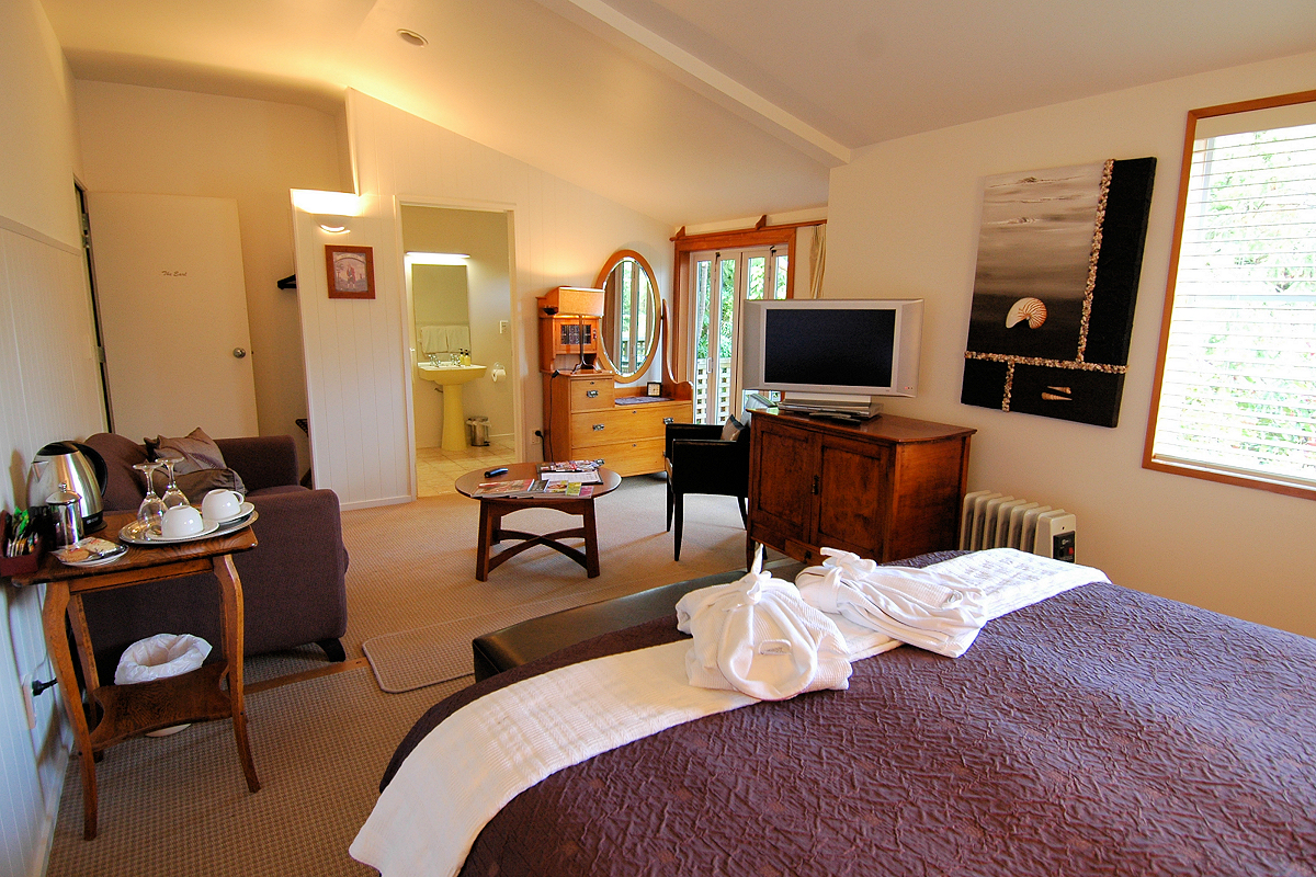 Queenstown Inn: Bedroom Suite 1. Photo © Home At First.