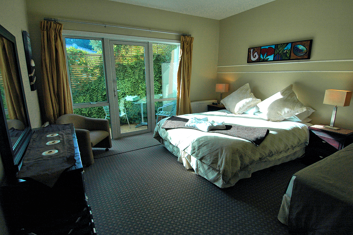 Queenstown Inn: Bedroom Suite 2. Photo © Home At First.