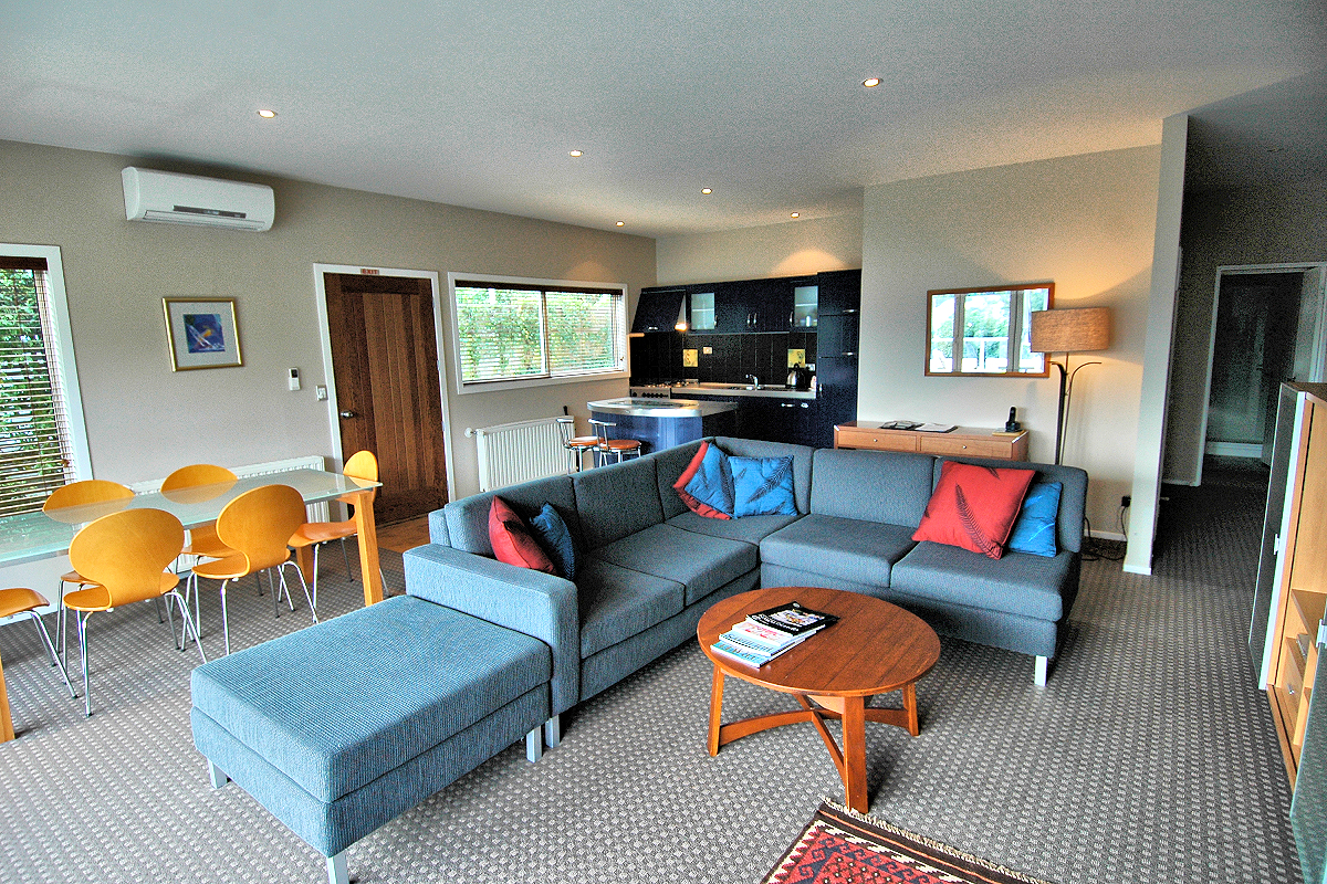 Queenstown Inn: Lower Apartment Living-Dining-Kitchen. Photo © Home At First.