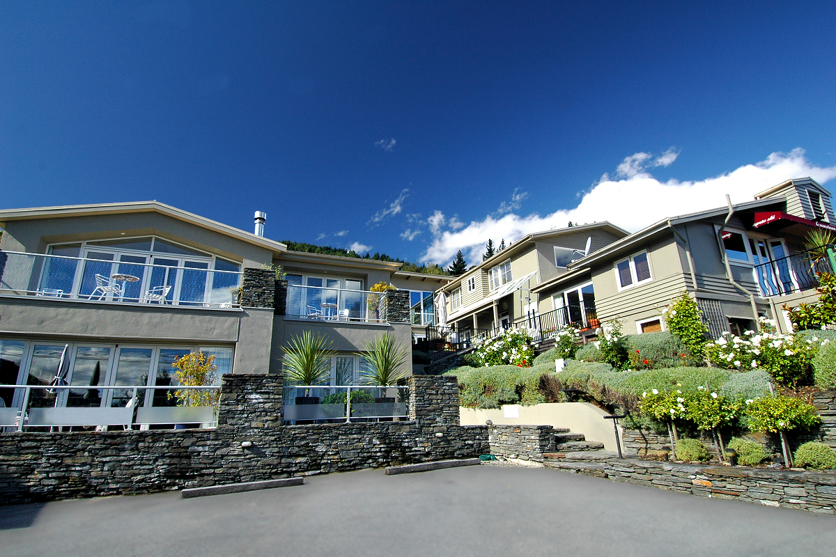 Queenstown Inn: exterior. Photo © Home At First.